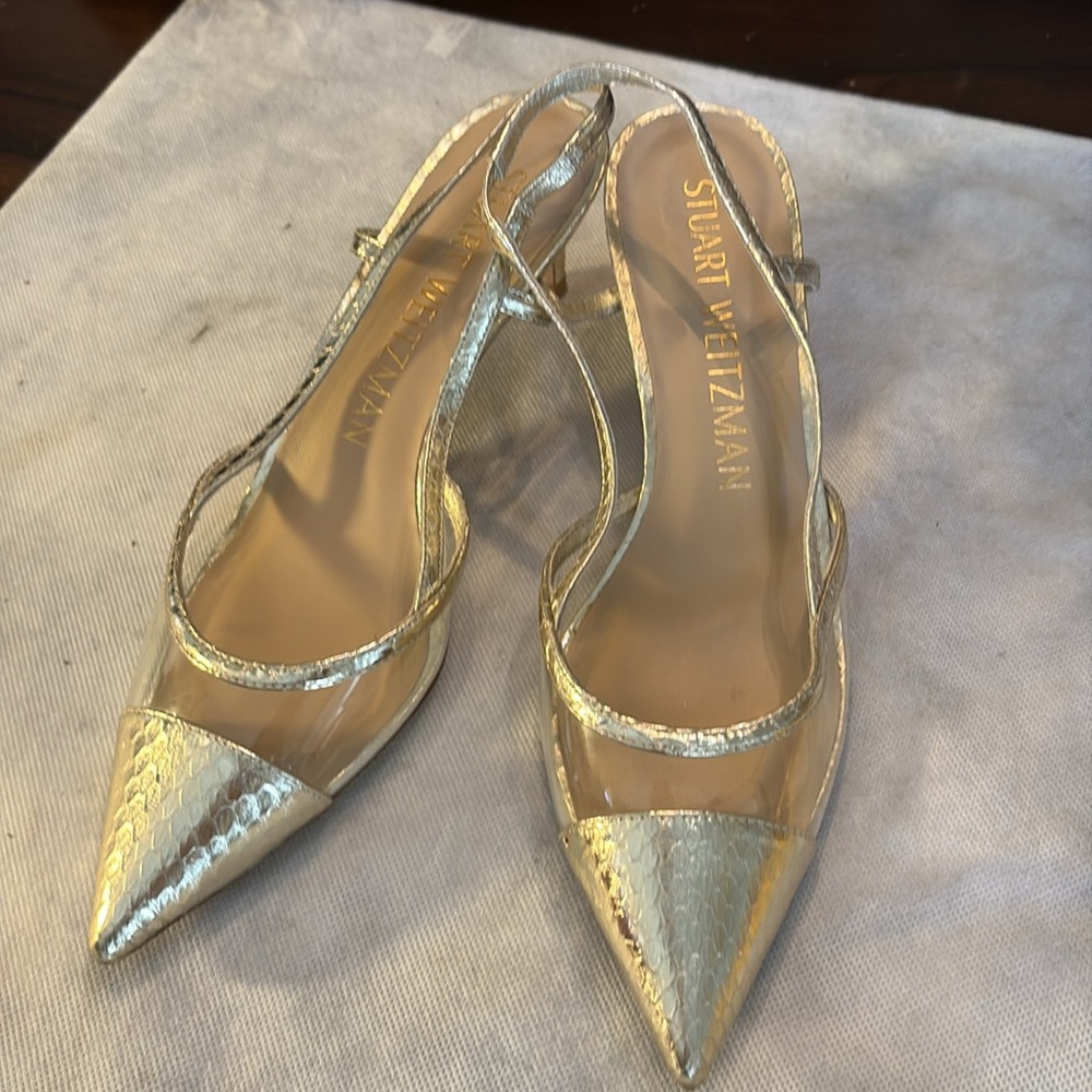 Stuart Weitzman Gold embossed and clear vinyl back strap Pointed Toe Low Heels